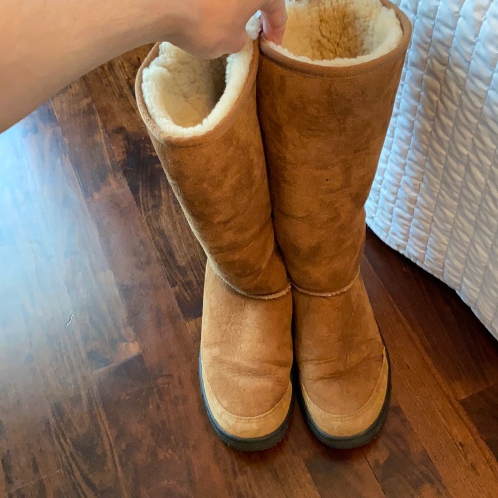 Chestnut Ugg boots, size 8
